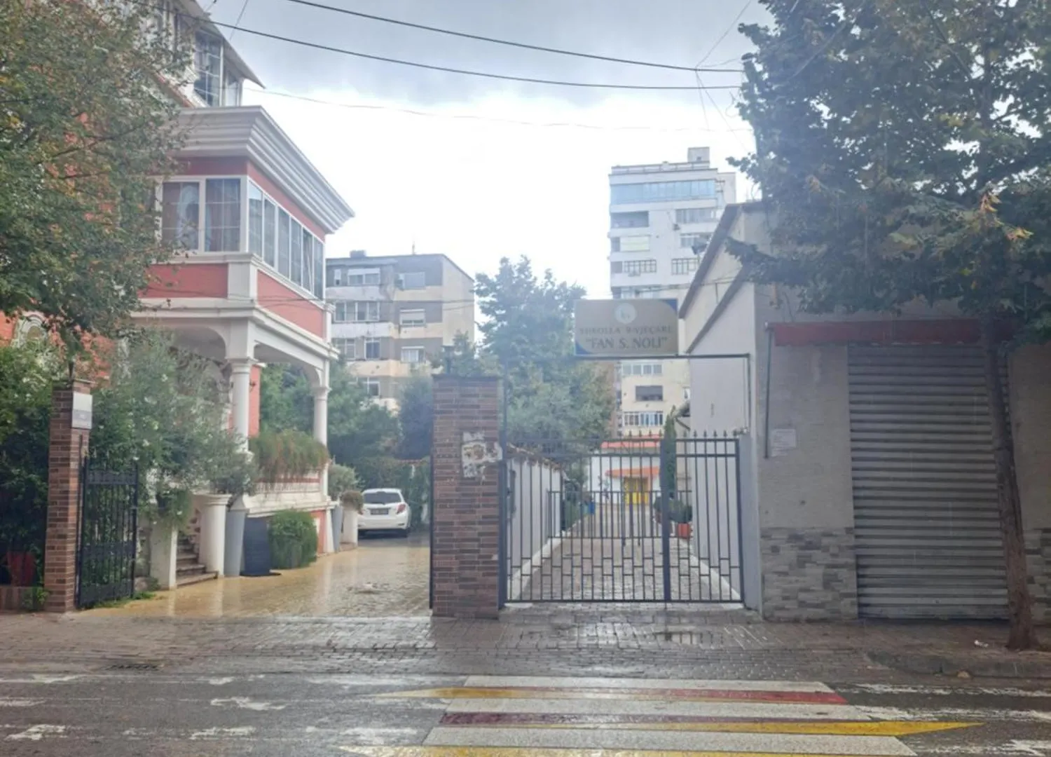 Morfeas Guest House Тирана Албания